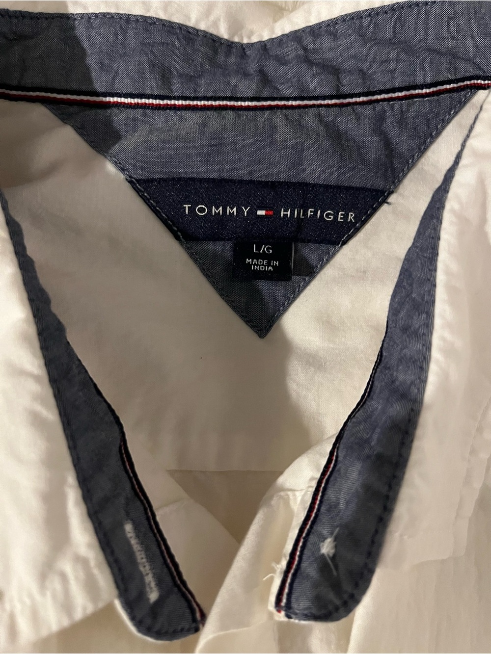 TOMMY HILFIGER White Shirt with Navy Accents and Red Trim
